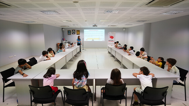 BEYÇELİK İLE ÇOCUKLARIN AKLI YENİLİKTE